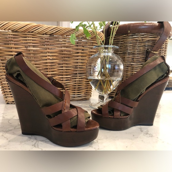 Burberry Delaney Platform Sandals size 37.5 - Picture 2 of 7